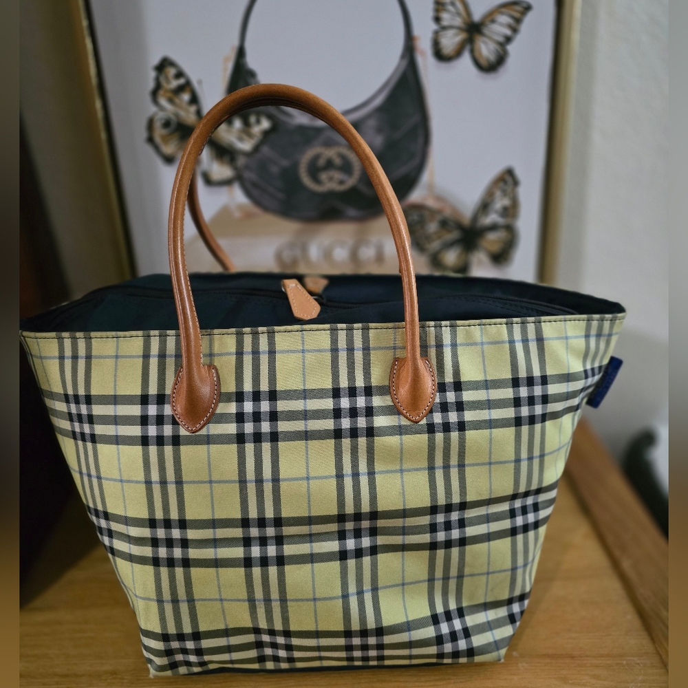 Burberrys Euc Nova Check Tote